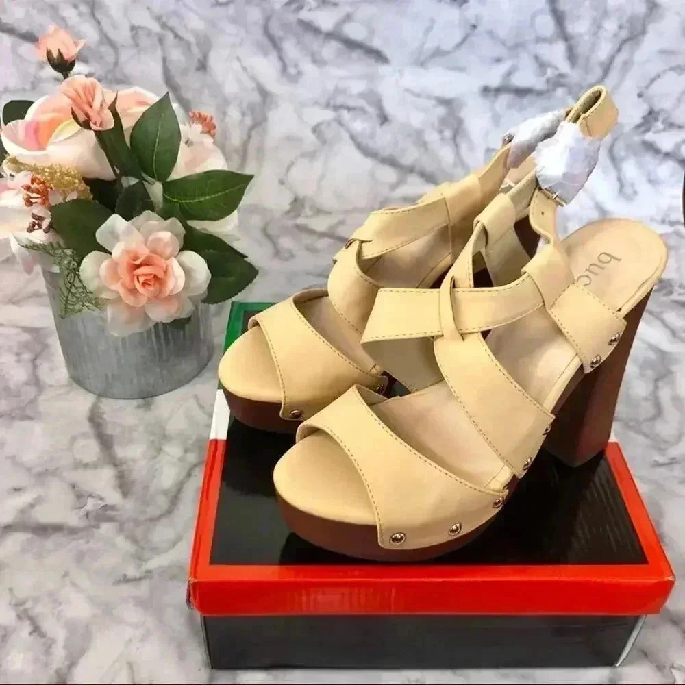 Bucco Platform Heels in Erikine Cream Chunky Heel Sandals Wedges Women's Size 8